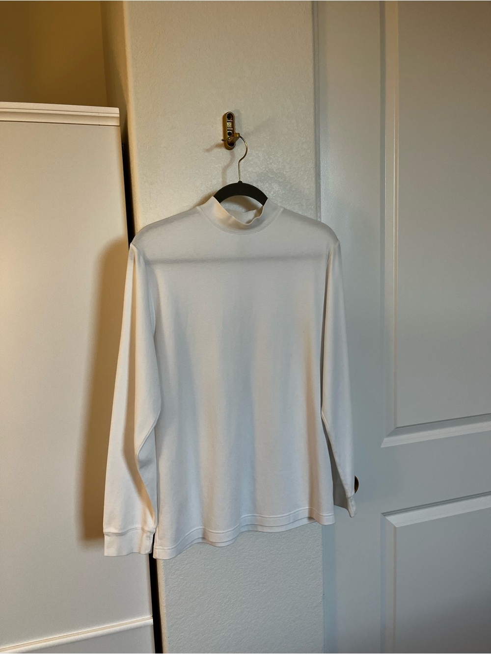 Roundtree & Yorke Men’s White Turtleneck Long Sleeve Shirt Size Small Cotton
